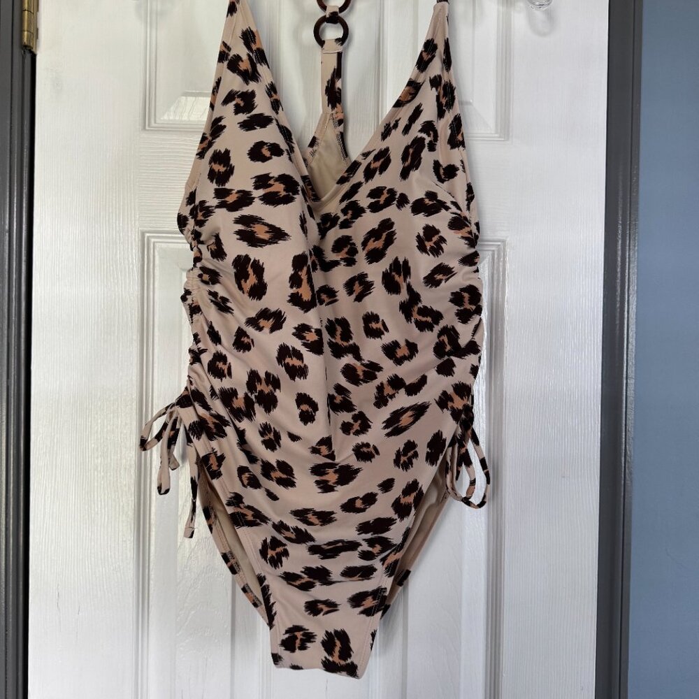 Kona Sol cheetah one piece swimsuit - Excellent Condition
